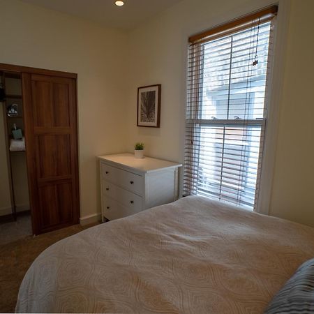 Roscoe Village Guesthouse 시카고 객실 사진